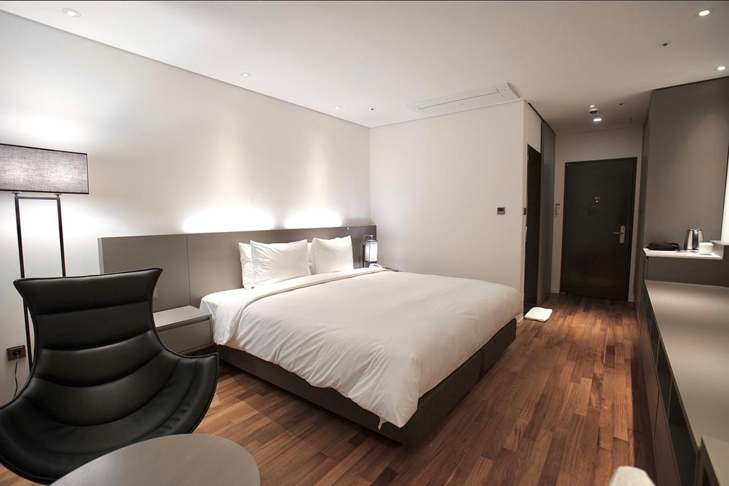 Sky View Hotel Changwon Exterior foto