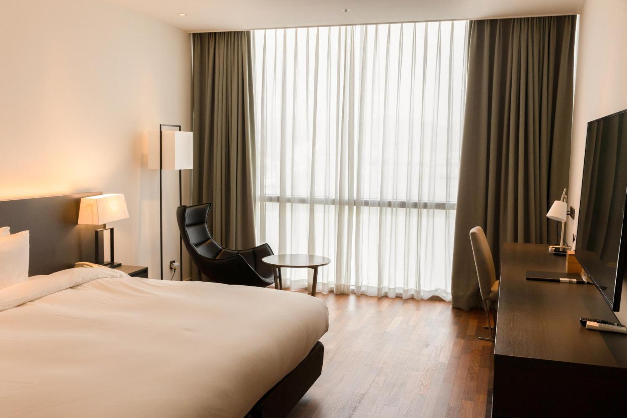 Sky View Hotel Changwon Exterior foto