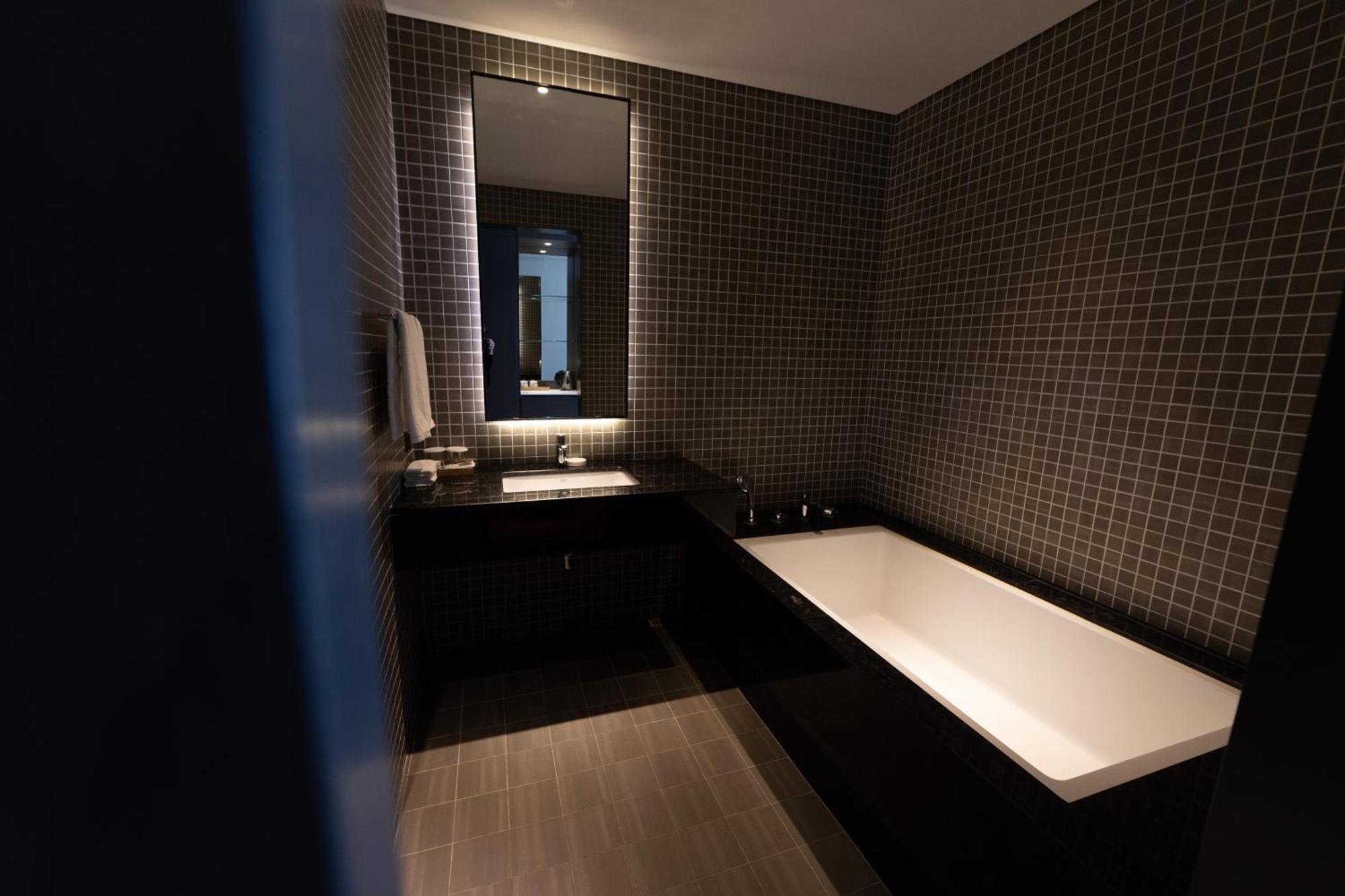 Sky View Hotel Changwon Exterior foto
