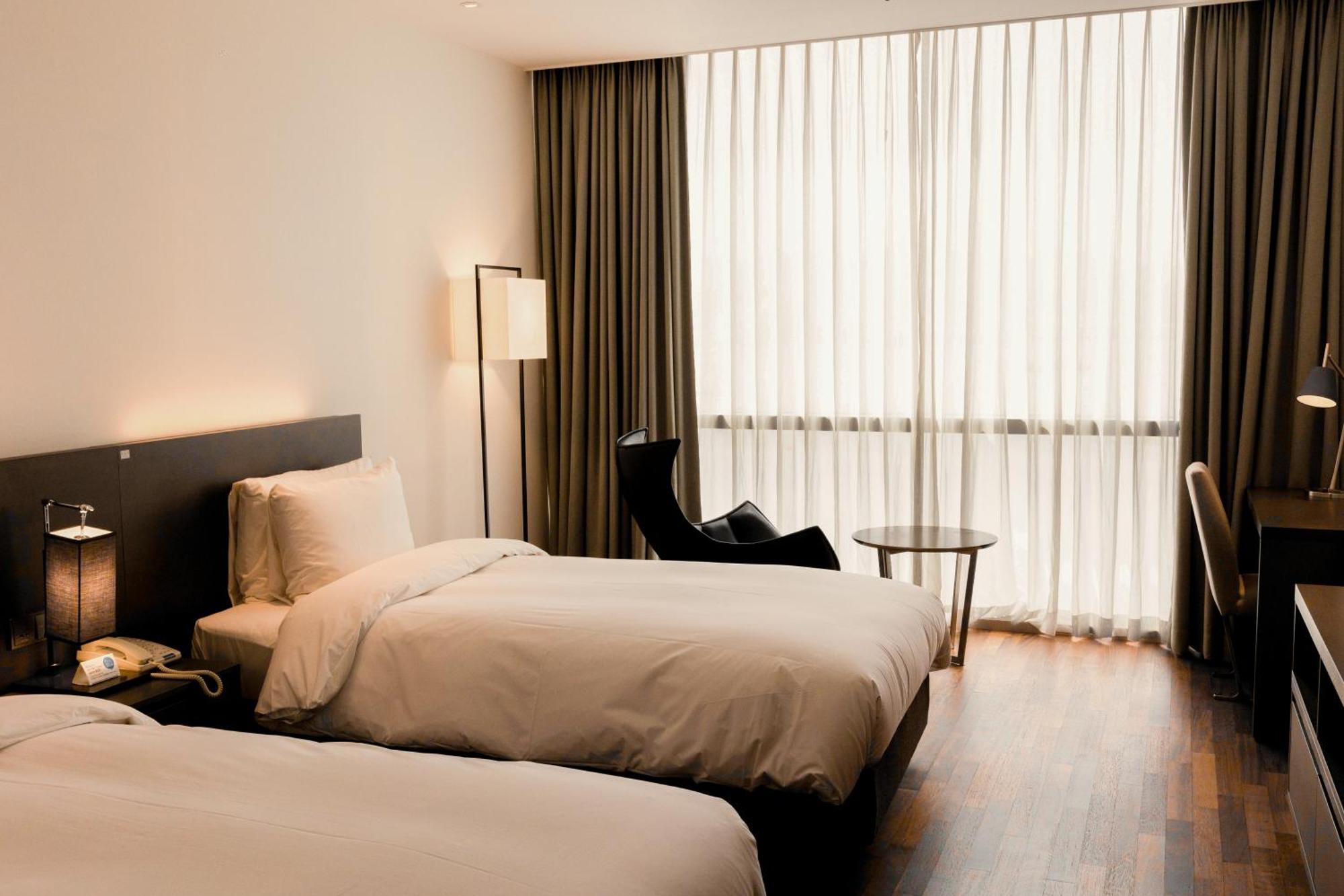 Sky View Hotel Changwon Exterior foto