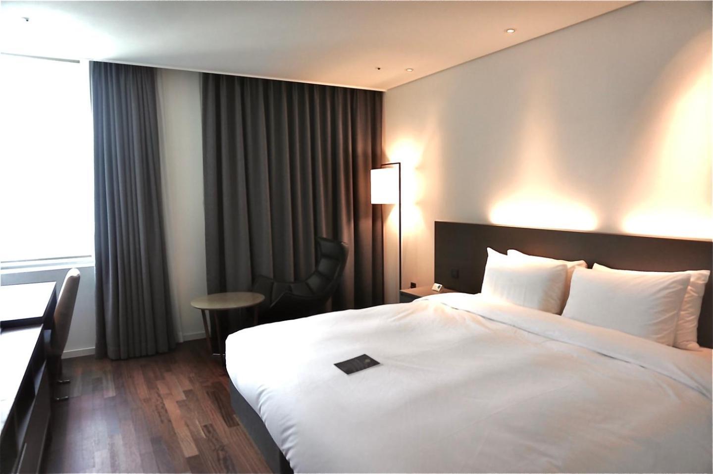 Sky View Hotel Changwon Exterior foto