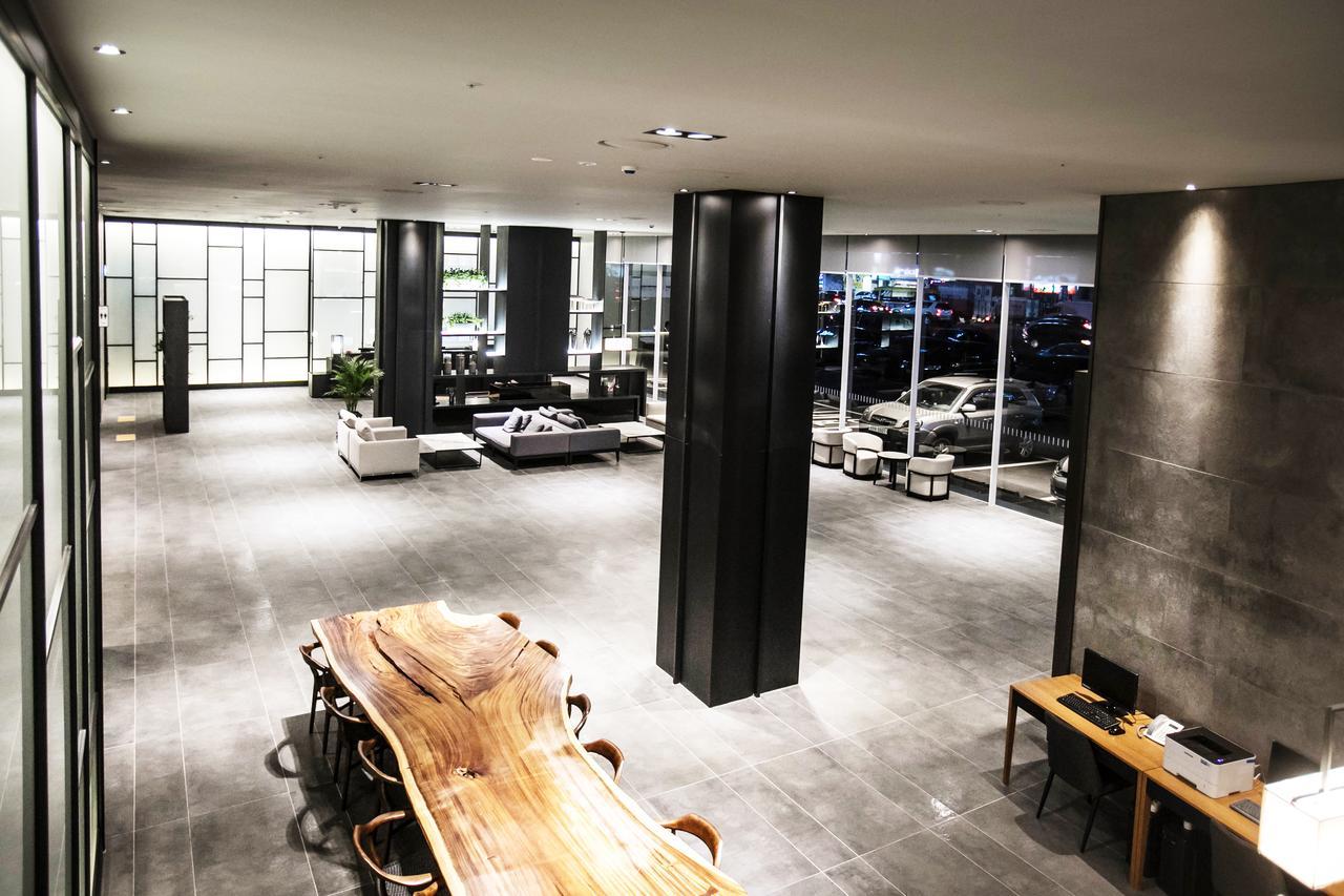 Sky View Hotel Changwon Exterior foto
