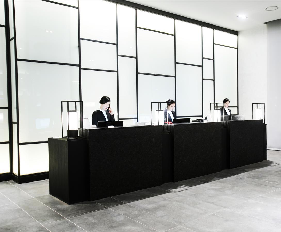 Sky View Hotel Changwon Exterior foto
